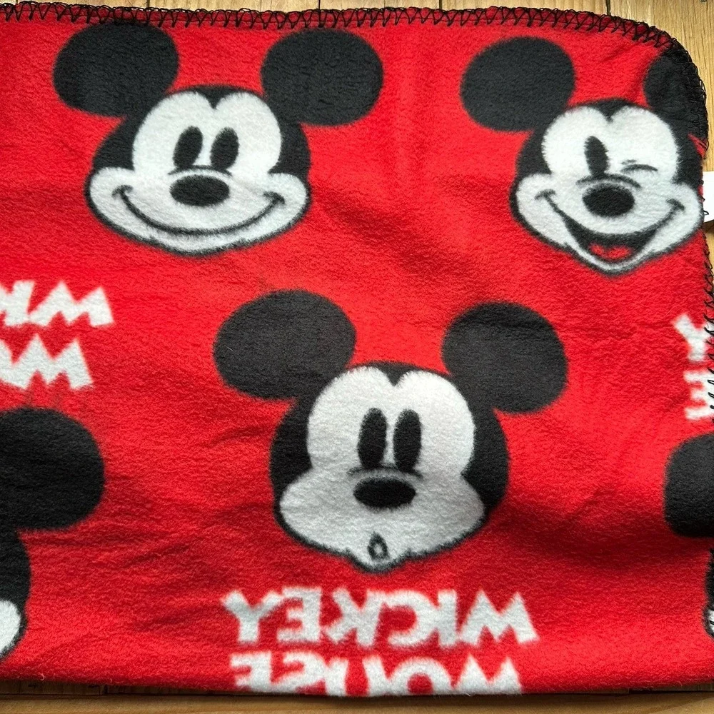 Disney Red/White/Black Mickey Mouse Face Throw Blanket 39 X 49 Inch